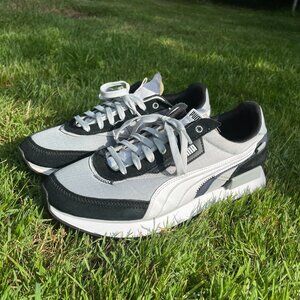 Puma Men’s Future Rider Displaced Sneaker Shoes Size 9.5_US BLK/WHT